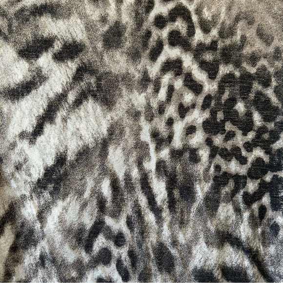 Cache Women’s Faux Wrap Top Small Cheetah Print Pullover Party Dressy Date - Picture 11 of 12